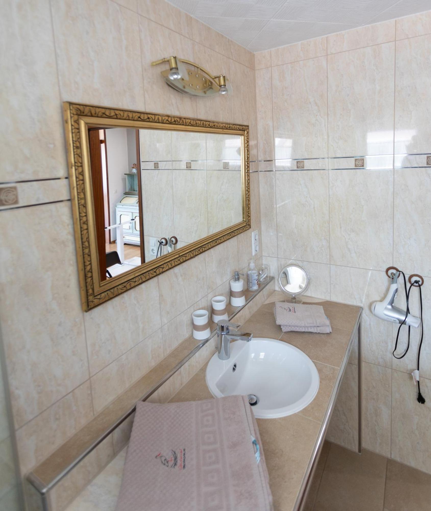 Apartment Storchennest - Schoenes, Ruhiges Mit Sonnenterrasse Tettnang